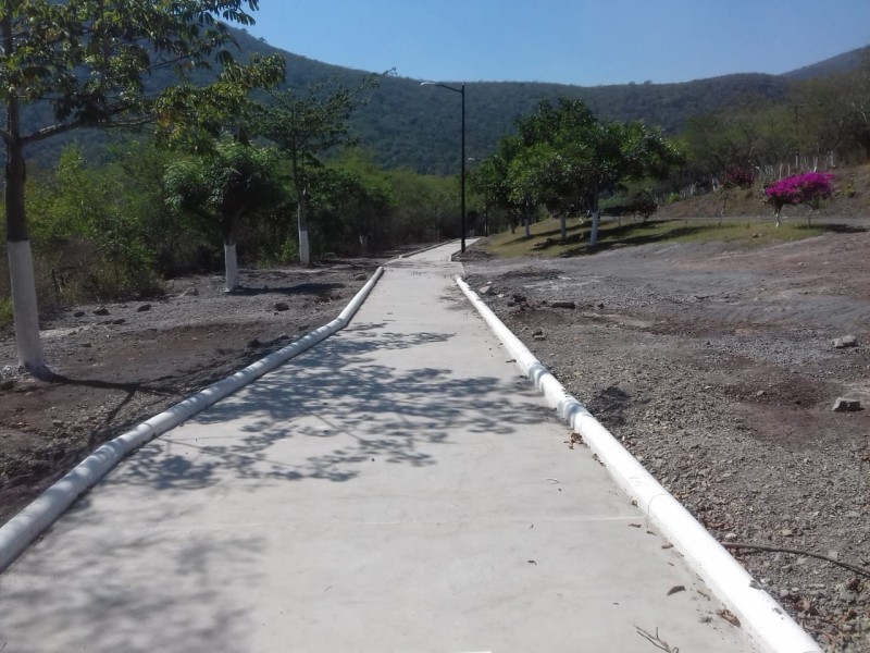 Crece obra pública en Colima en tres años