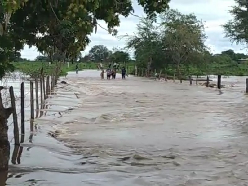 Crece Río Acaponeta. Autoridades municipales en Tecuala mantienen vigilancia