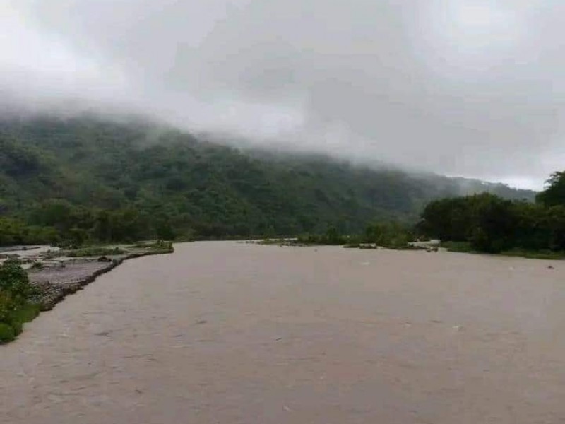 Creciente de río Pantepec deja incomunicado a pobladores