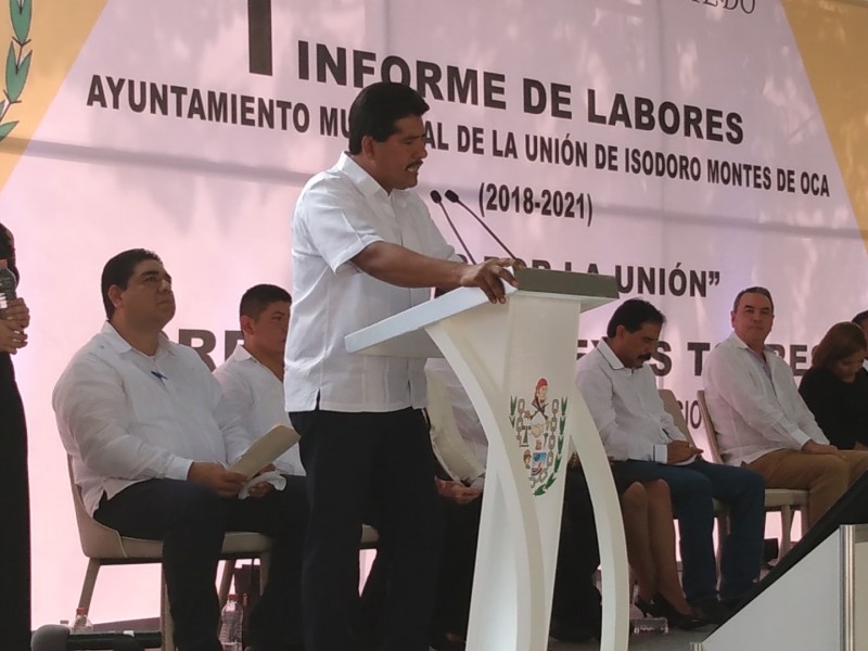 Cresencio Reyes rinde Primer Informe de Gobierno