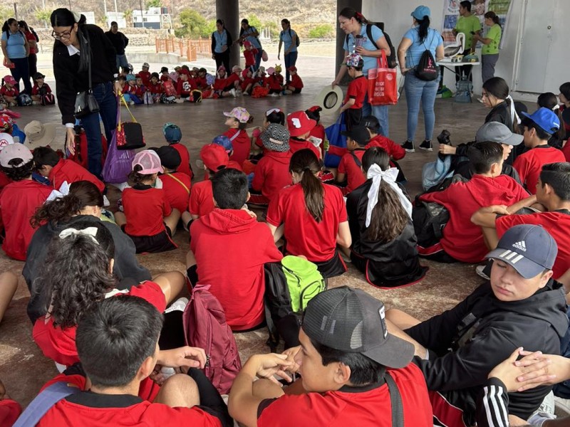 CRIFS imparte platicas a estudiantes para concientizar del medio ambiente