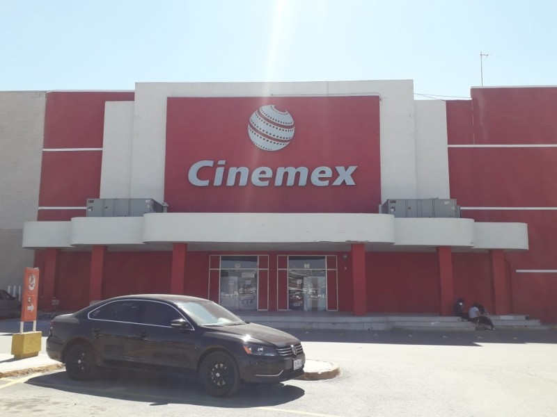 Crisis en cines deja pérdida de empleos en Torreón