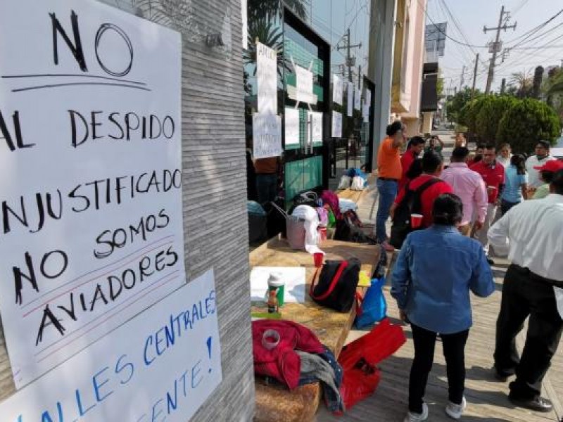 Crisis en dependencias gubernamentales por austeridad republicana