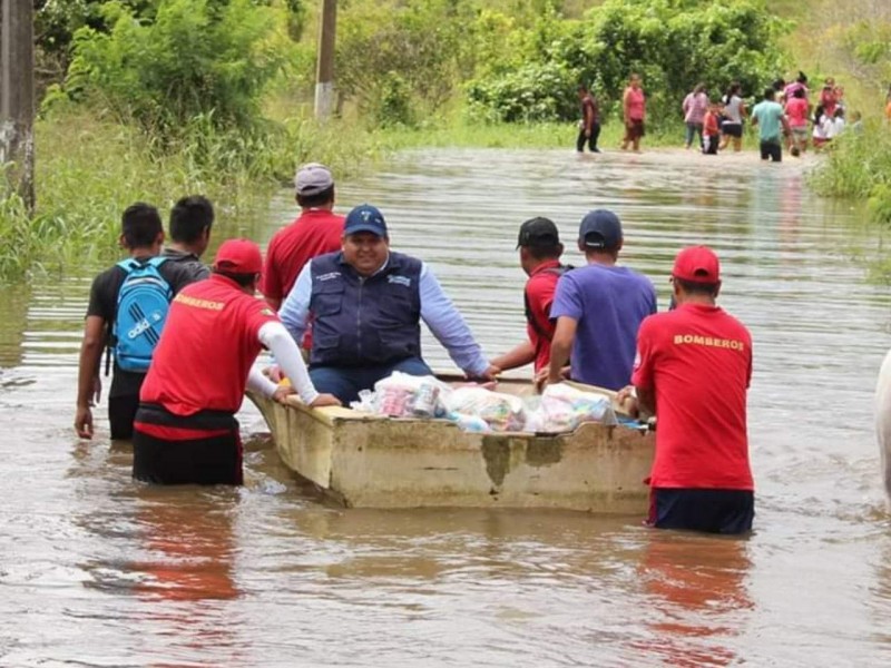 Critican en redes solidaridad de alcalde con afectados