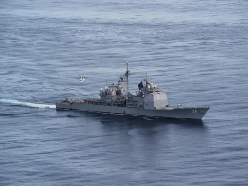 Crucero lanzamisiles y submarino estadounidense preocupan a Venezuela