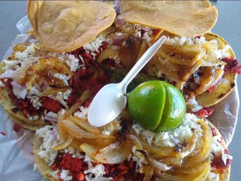 Crujido, aroma, sabor: tacos de adobada que no perdonan