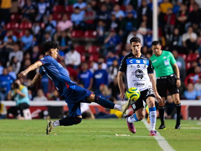 Cruz Azul remonta en La Corregidora