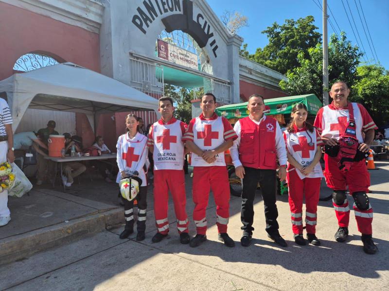 Cruz Roja desplegará 324 voluntarios en 84 panteones durante Día de Muertos