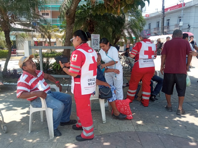 Cruz Roja instaló punto de hidratación en Parque Reforma