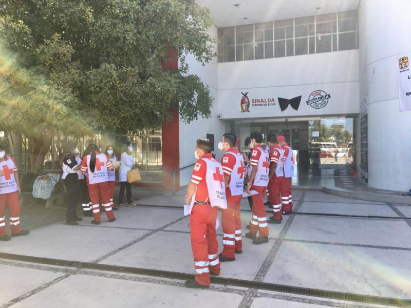 Cruz Roja y Centro de Salud recibe vacuna contra covid-19