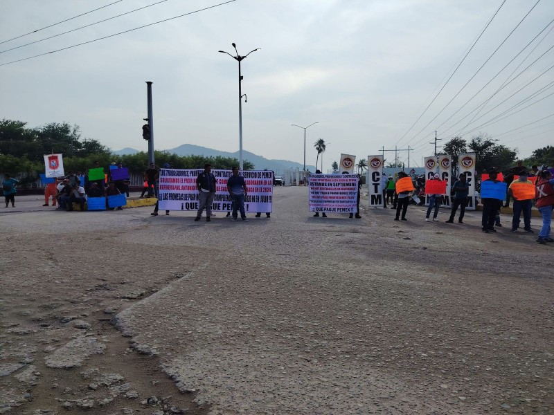 CTM cierran acceso a ICA a la refinería de Salina Cruz