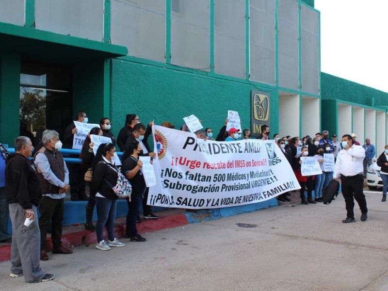 CTM se manifiesta en contra del IMSS