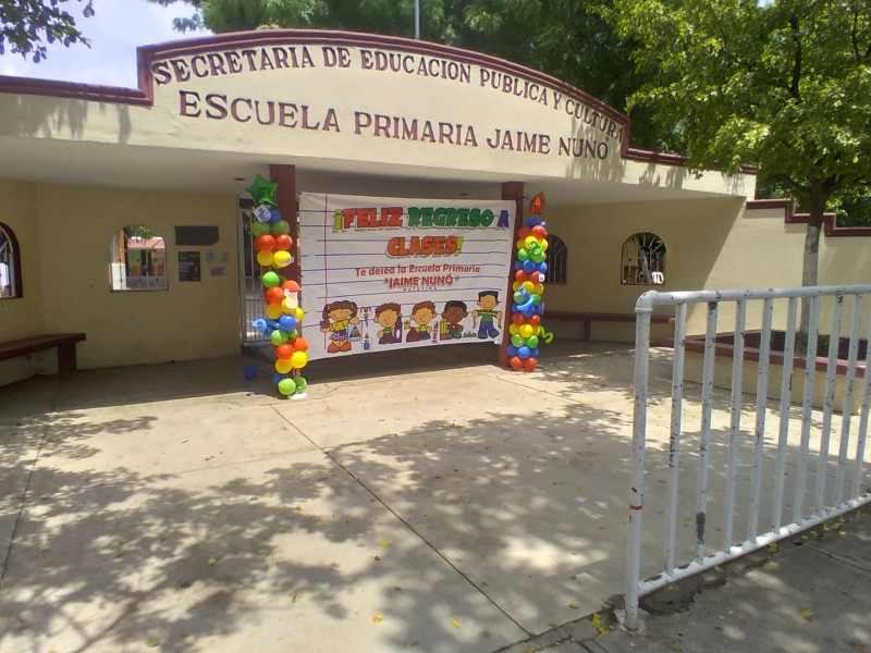 Cuatro escuelas del Petatlán inician ciclo con problemas de electricidad