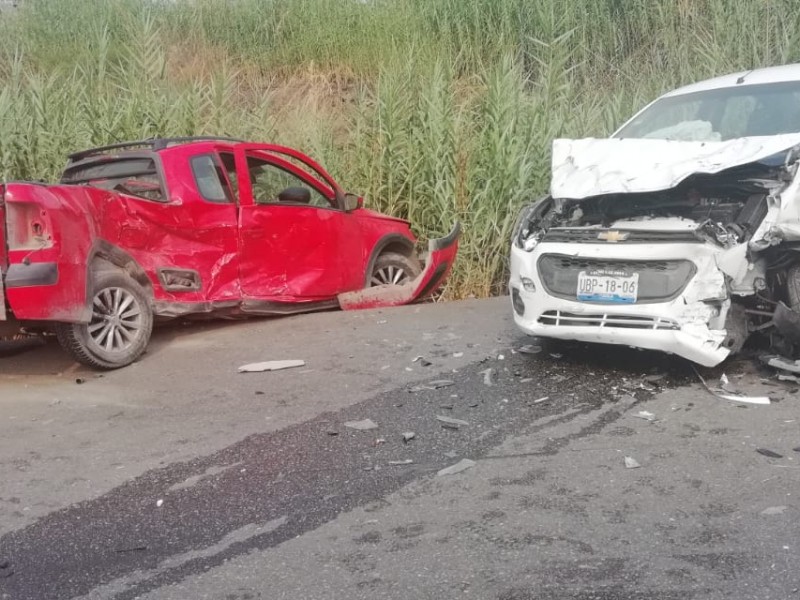 Cuatro lesionados dejó accidente en 