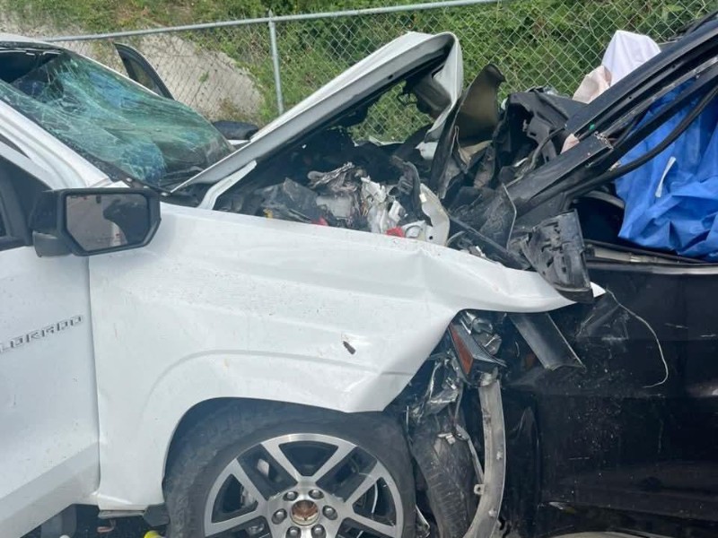Cuatro muertos tras fuerte accidente en la autopista Las Varas–Vallarta