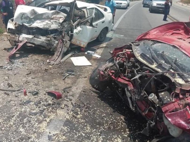 Cuatro personas pierden la vida en accidente en Pinotepa Nacional-Acapulco