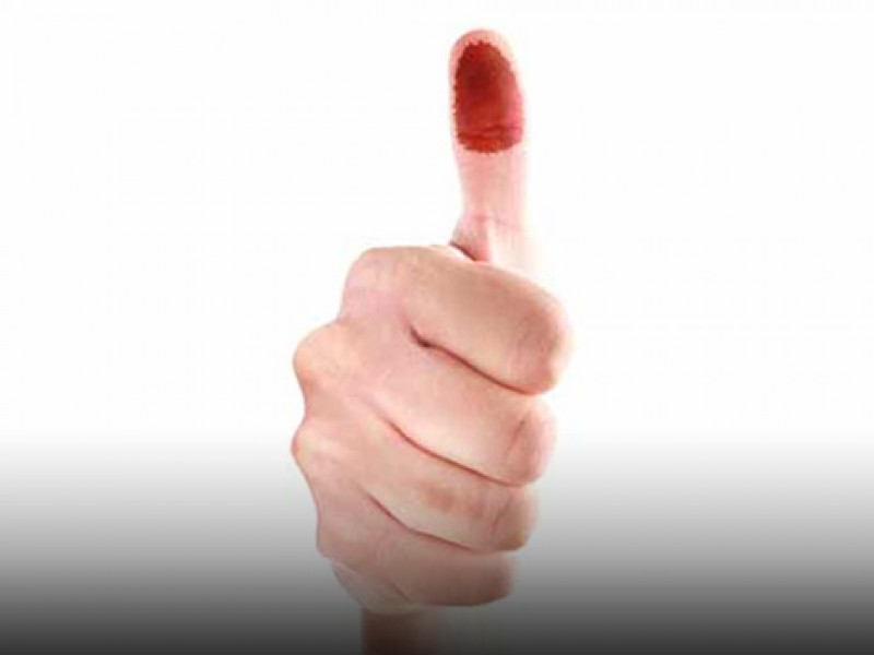 Cuauhtémoc Blanco emite su voto