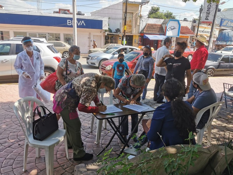 Cuentahabientes piden que banco se quede en Cerro Azul