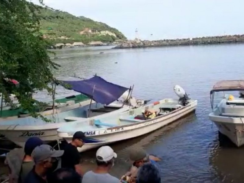 Cuerpo de joven flota en playas de Papanoa