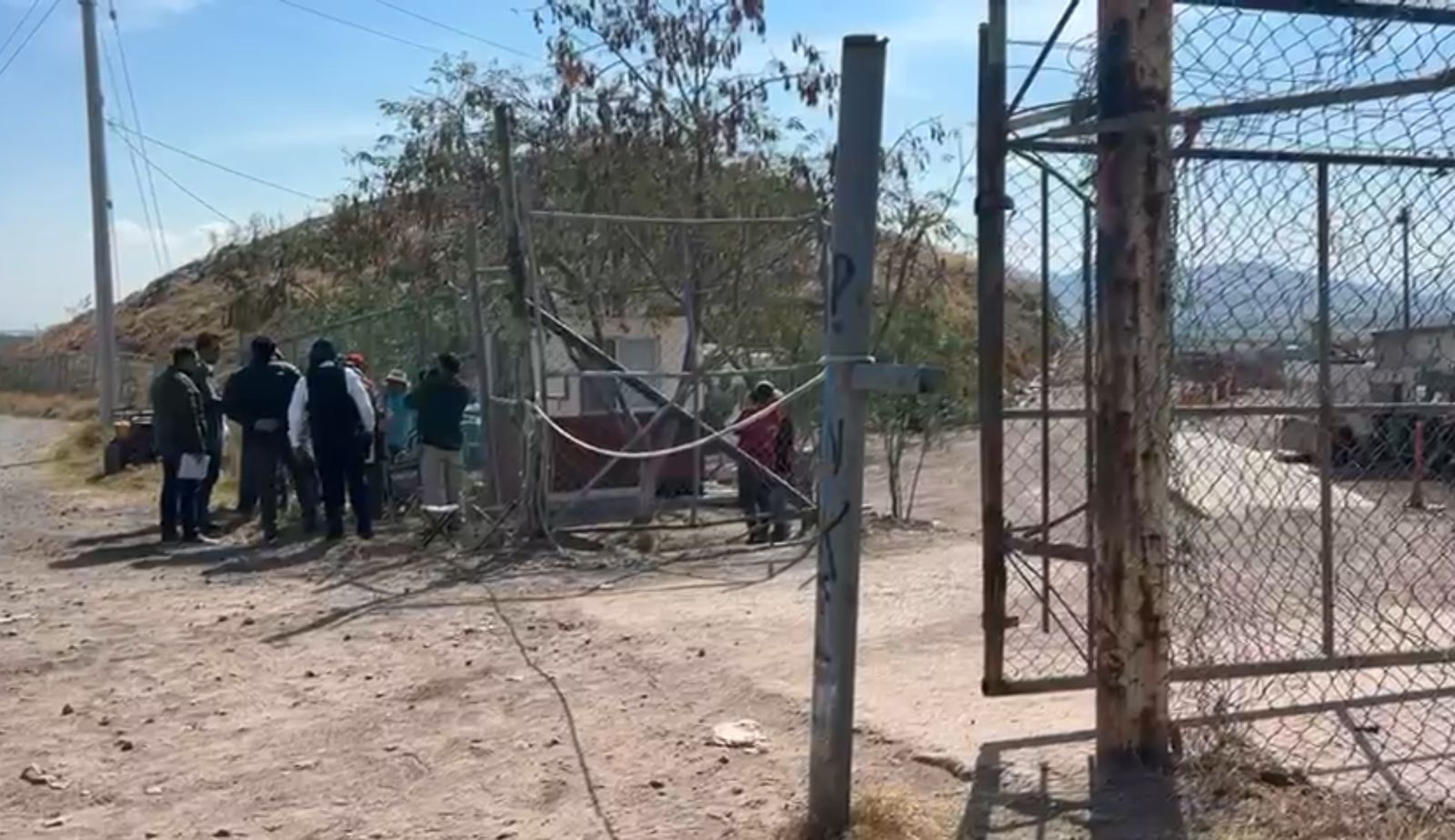 Bloquean acceso a relleno sanitario para exigir mejora de caminos ...