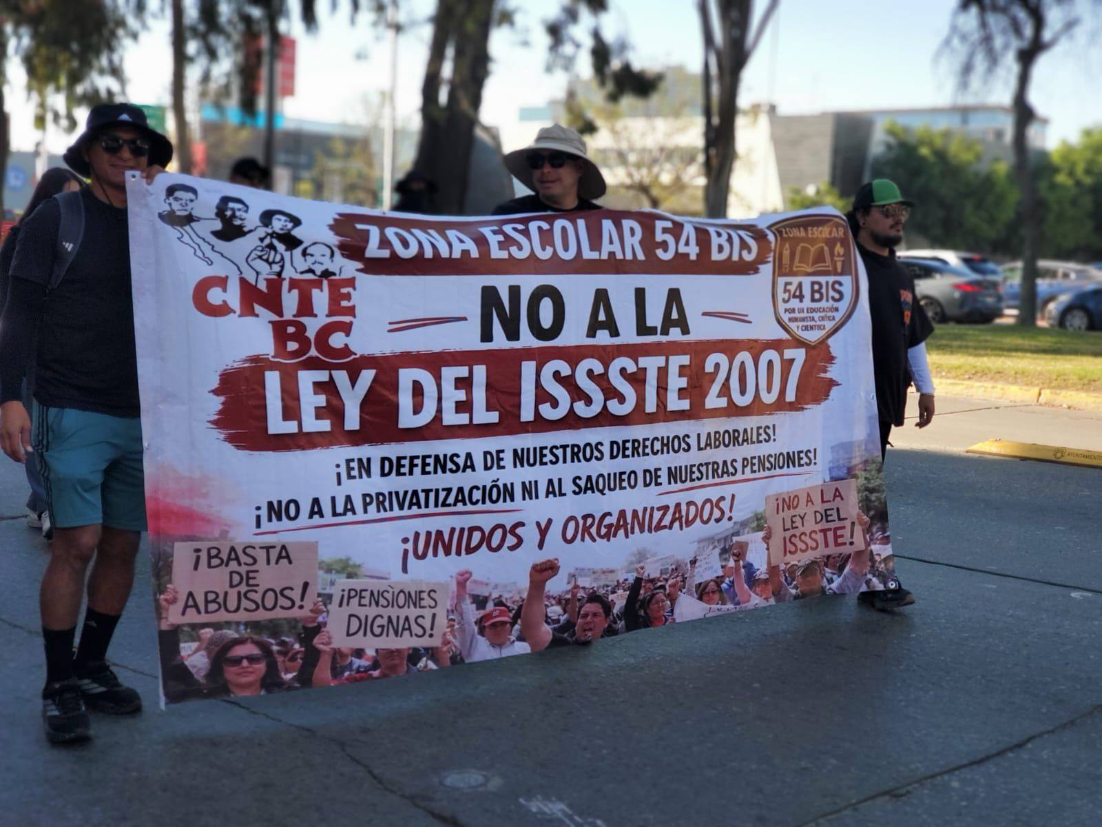 CNTE alista paro de 72 horas el 15 de mayo | Meganoticias