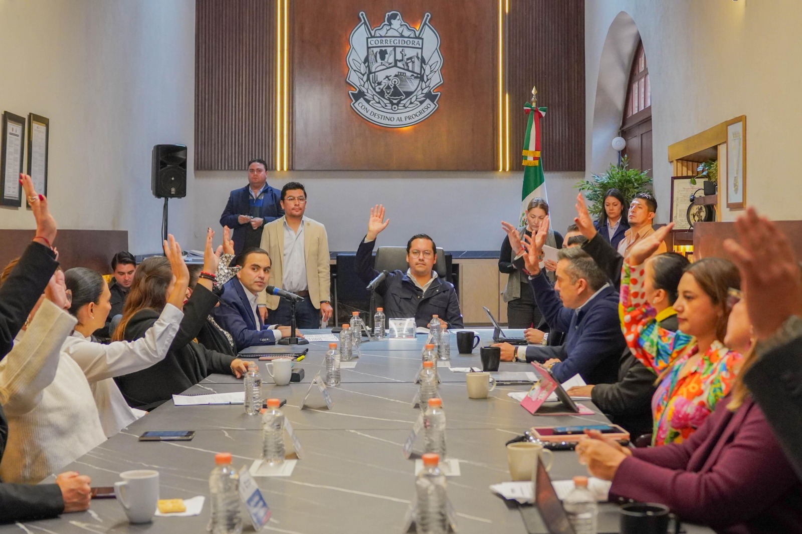 Corregidora aprueba presupuesto de 2 mil 50 mdp para 2026 | Meganoticias