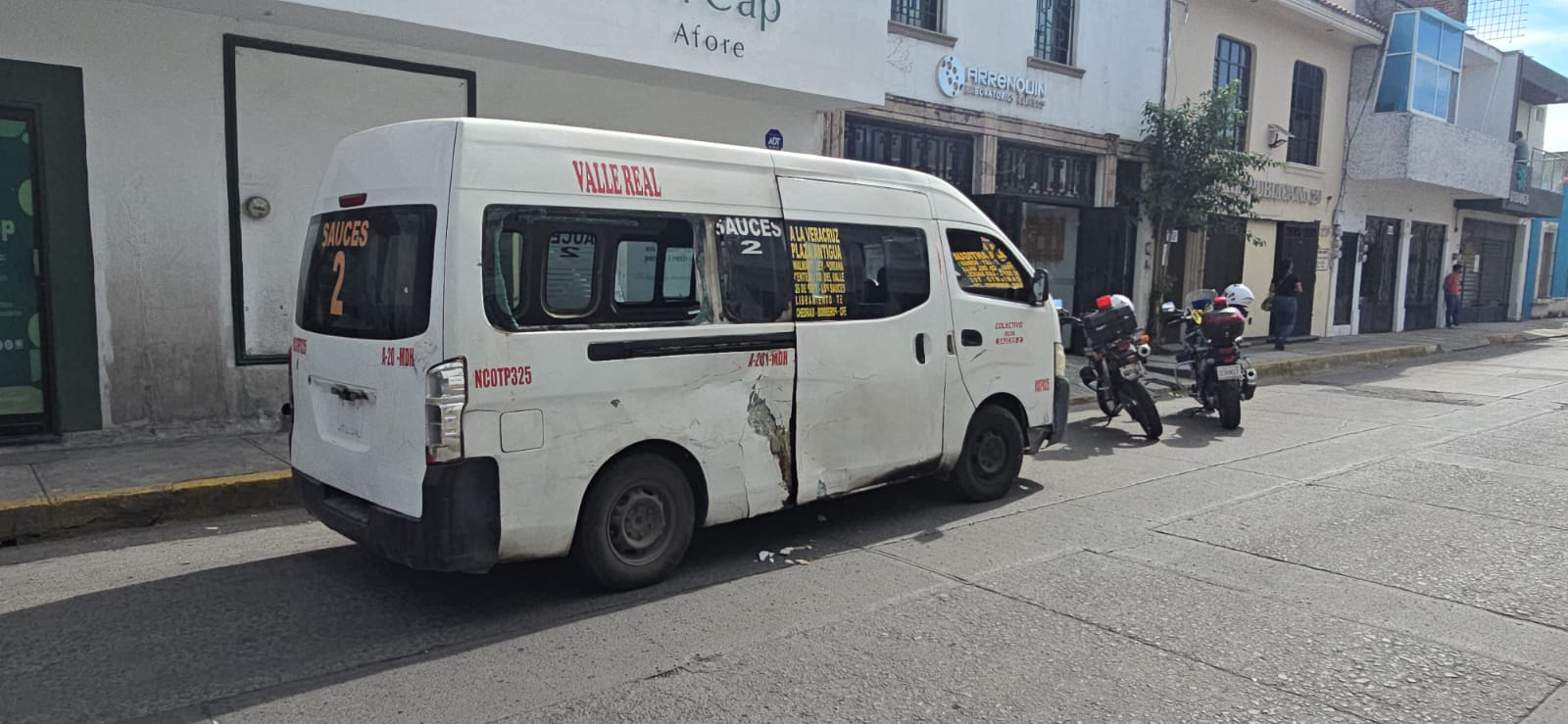 Dos motociclistas lesionados tras accidente en avenida Allende ...