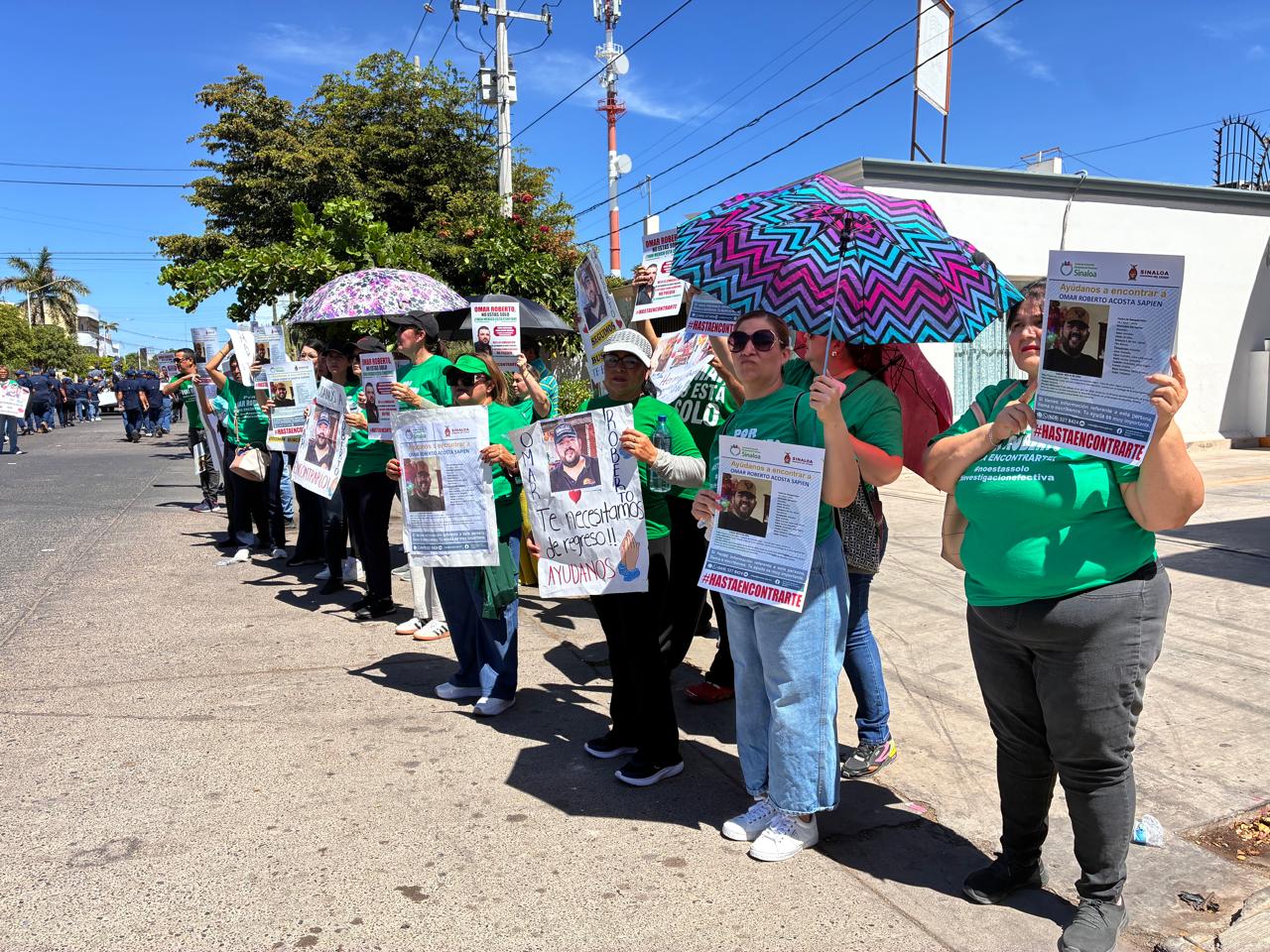 Familiares de Omar Acosta protestan en desfile del Día del Trabajo ...