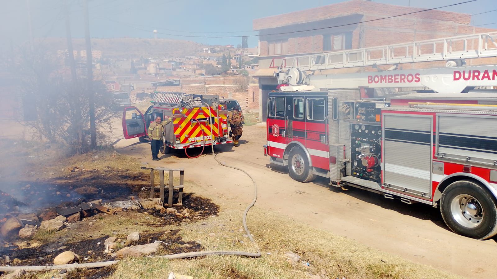 Incendio por quema de basura daña vivienda y vehículo en Gómez Farías ...