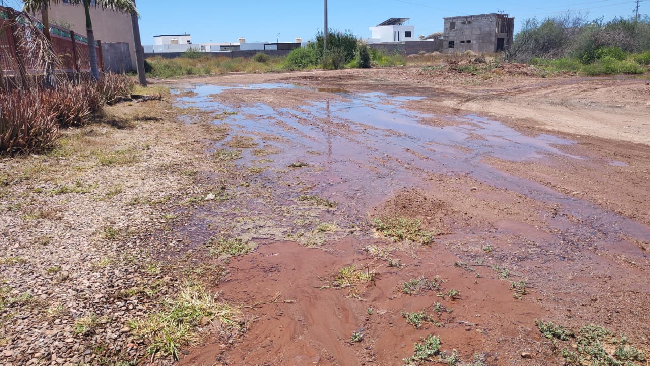 En Ranchitos San Carlos vecinos padecen por fugas de agua potable ...