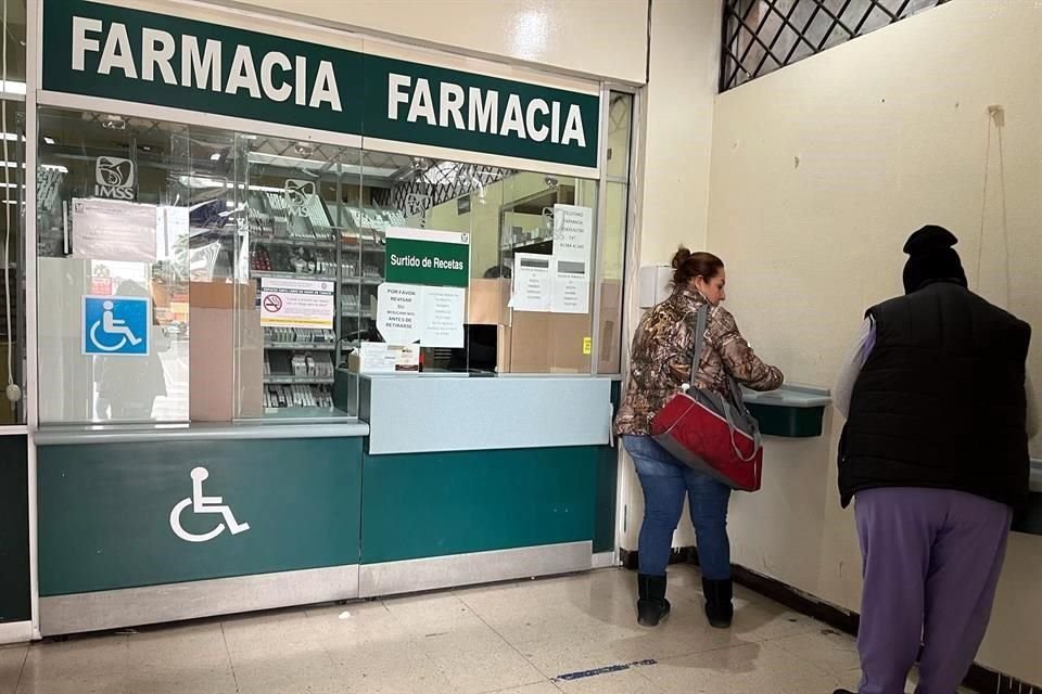 Siguen carencias de medicamentos y especialistas en IMSS | Meganoticias