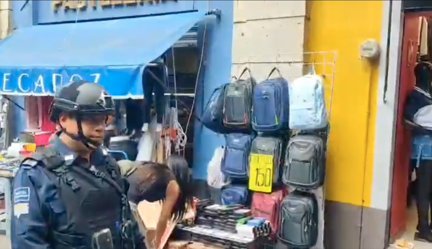 Realizan operativo para retirar comercio informal en el Centro ...