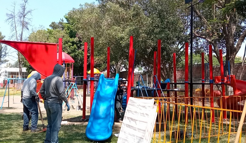 Renuevan juegos infantiles en el Parque Morelos | Meganoticias