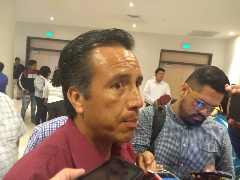 Cuitláhuac pide se proceda contra exfiscal de Veracruz