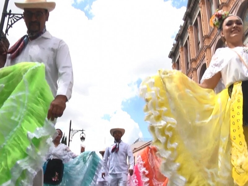 Culmina Festival de Ciudades Patrimonio con desfile