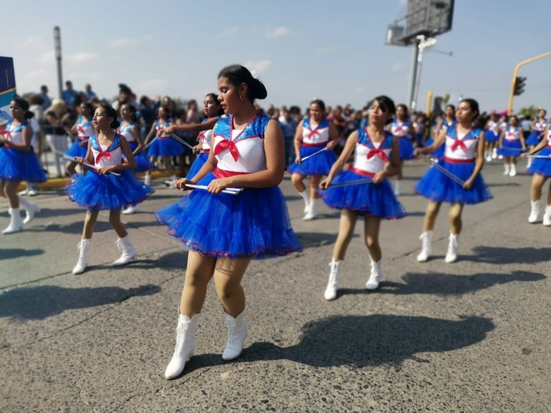 Culmina sin incidentes desfile del 20 de noviembre