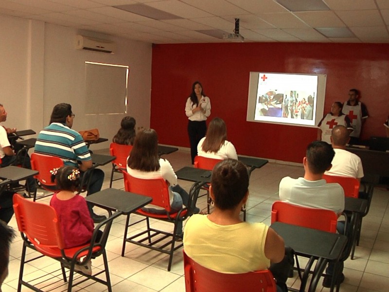 Culminan Cruz Roja curso primer respondiente