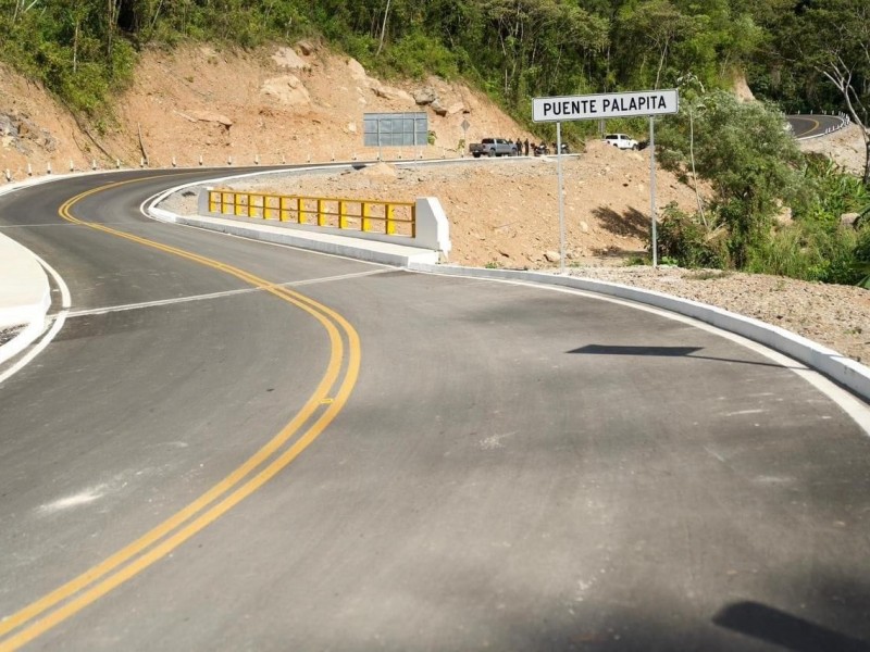 Culminan puentes en zona serrana de Xalisco