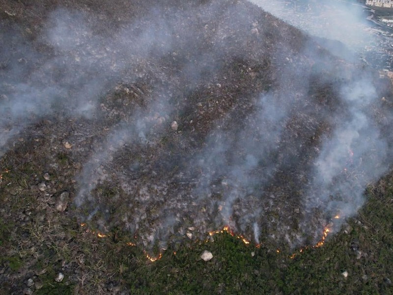 Cumple cinco días incendio forestal en El Veladero, Acapulco