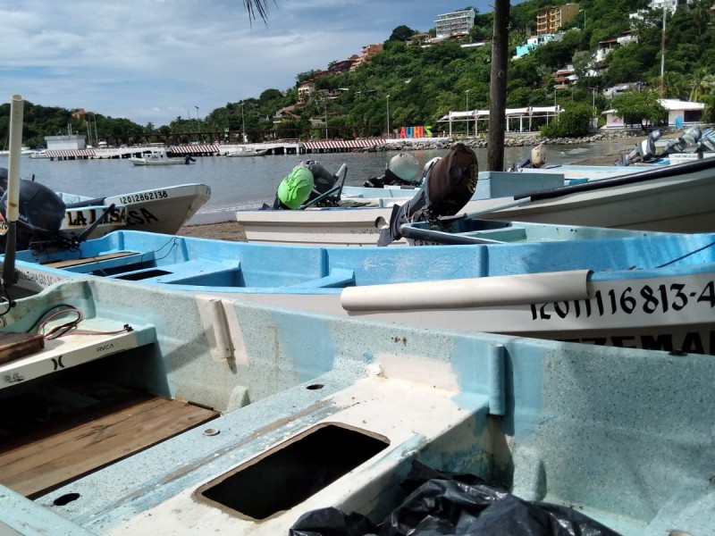 Cumplen 15 días sin trabajar, pescadores de Zihuatanejo