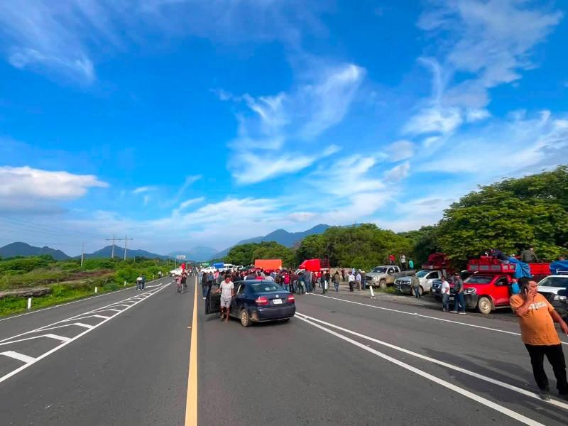 Cumplen cuatro días bloqueos de la región Mixe-Zapoteca en el Istmo