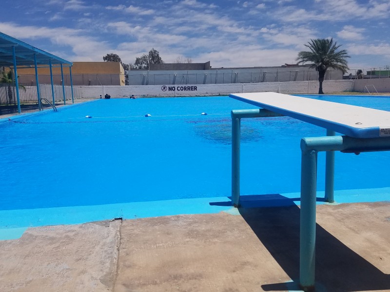 Cursos de natacion en alberca municipal