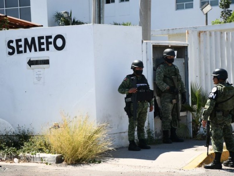 Custodian fuerzas federales Semefo de Sinaloa