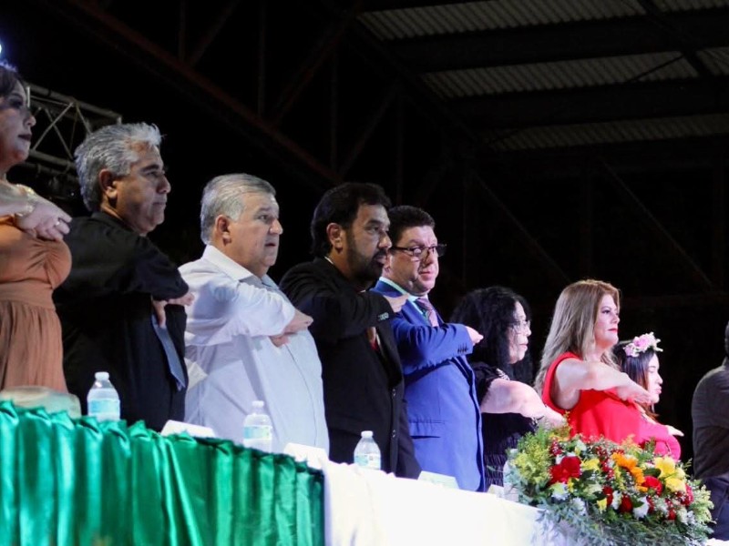 Da su primer informe Arturo Robles presidente de Etchojoa