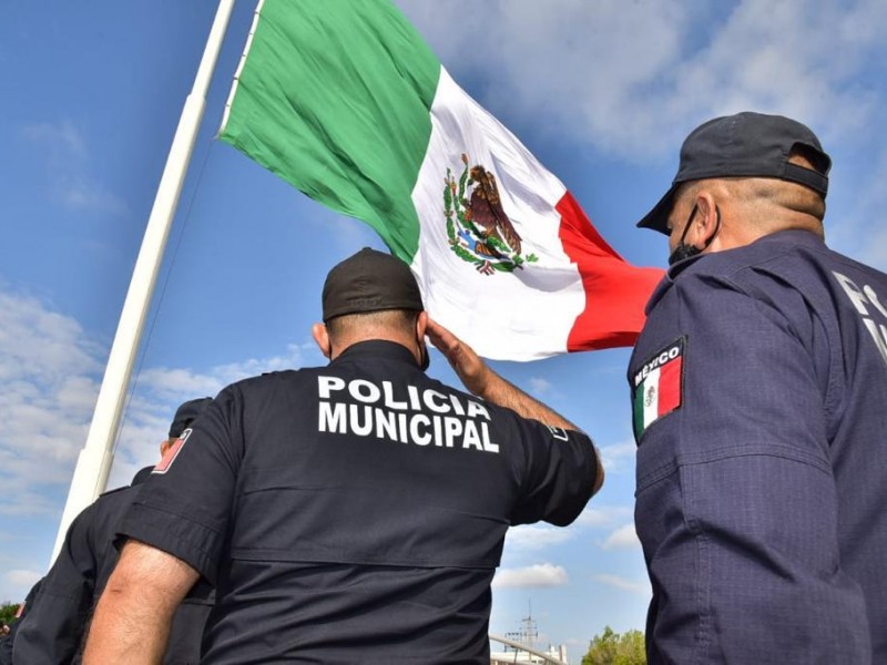 Dan 120 mil pesos a familia de policías caídos