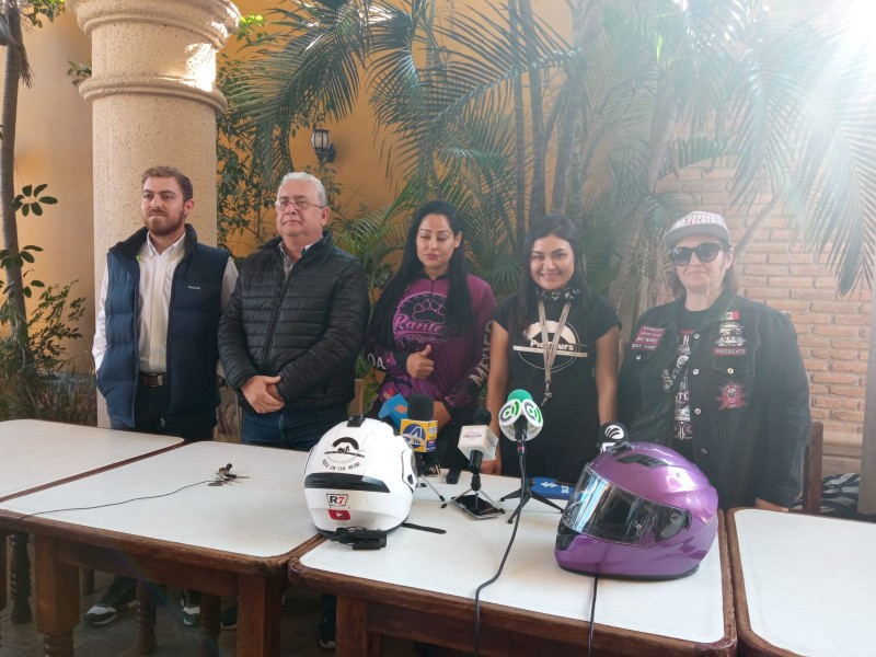 Dan bienvenida a Inzul Correa, motociclista que recorre el país