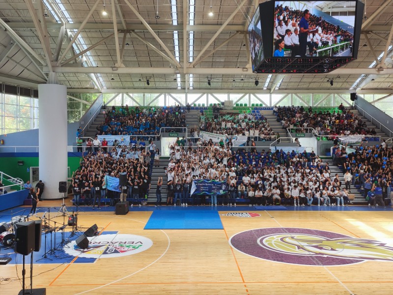 Dan bienvenida a nuevos estudiantes de la UV