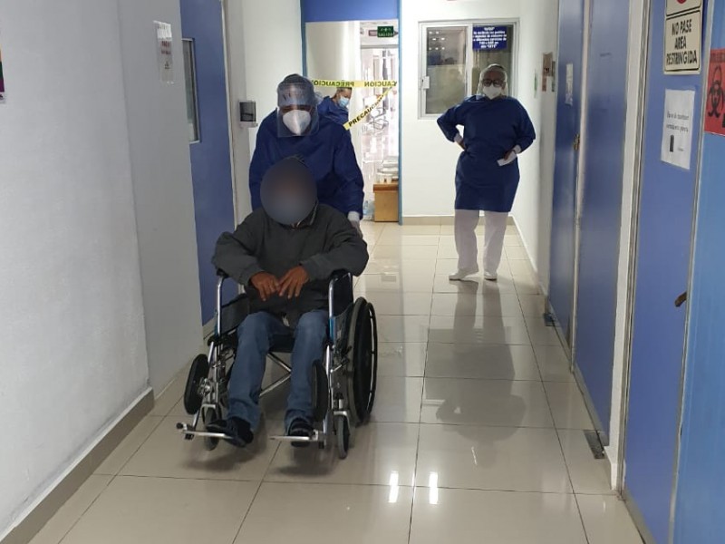 Dan de alta a dos pacientes COVID-19 en Zitácuaro