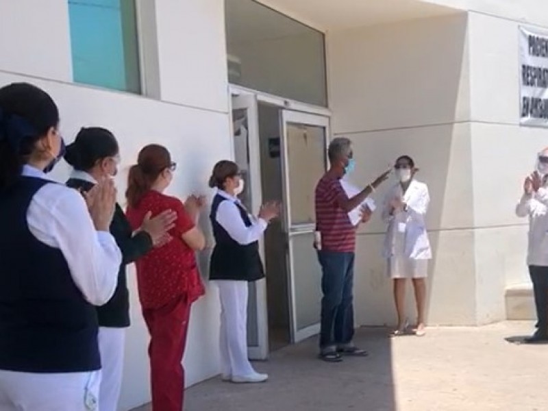 Dan de alta a pacientes recuperados de Covid-19 en Guaymas