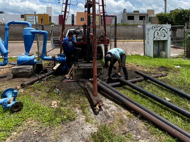 Dan mantenimiento a las fuentes de almacenamiento de agua